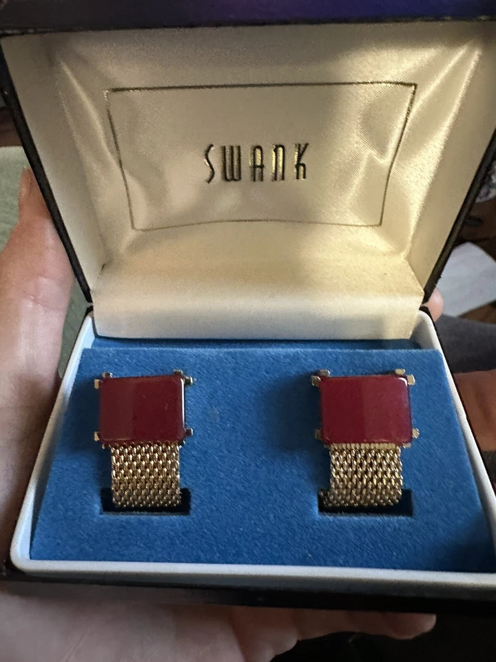Gemelos de malla envolvente vintage de Swank tono dorado con joyas de piedra roja Foto 1 de 1