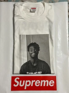 CAMISETA SUPREME THRASHER HAROLD (BLANCA) (XL) FW24 NIKE SB Dunk three 6 mafia tee - Imagen 1 de 22