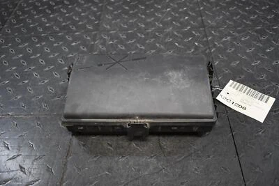 2010 - 2011 Cadillac SRX Engine Fuse Box 3.0L AT 15896994 - Imagem 1 de 4