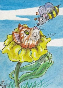Kätzchen Katze Blume Maus Biene ACEO EBSQ Kim Loberg Original Fantasy Käfer Mini Kunst  - Bild 1 von 3