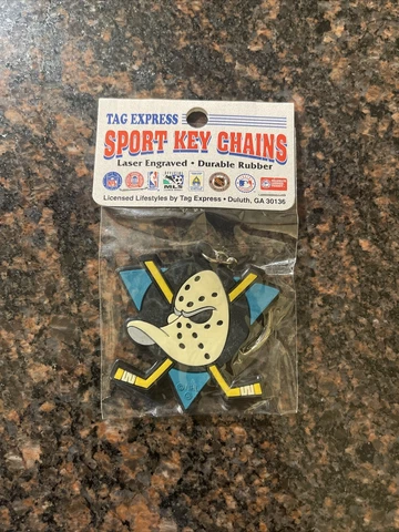 Vintage Mighty Ducks NHL Hockey Rubber Key Chain Ring Tag Express New Sealed Cover