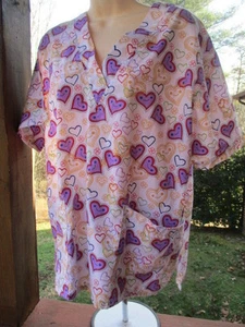Delta Brand SCRUB TOP Size L -White Background With Novelty Hearts Pattern - Picture 1 of 4