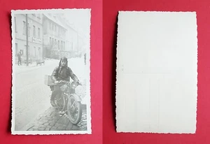 Foto AK NSU Motorrad mit Fahrer    ( 36175 - Bild 1 von 1