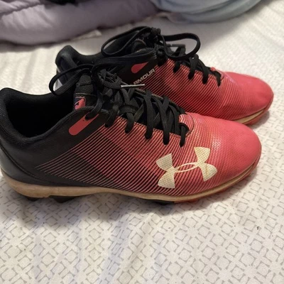 Botines de béisbol softbol Under Armour niños talla 4,5 años rosa usados Foto 1 de 4