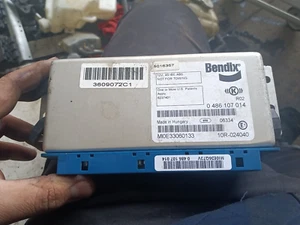 INTERNATIONAL BENDIX ABS MODULE TESTED GOOD SEE PICS P/N BENDIX 0486107014 - Picture 1 of 4