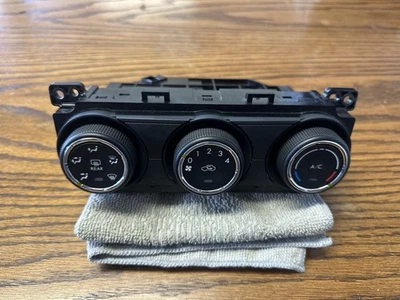 Subaru Forester 2016-2018 calentador de aire acondicionado manual control de clima OEM Foto 1 de 4