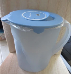 Tupperware Impressionen Filterkrug 1 Gallone Delta Blau Neu Altbestand - Bild 1 von 4