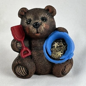 Vintage Keramik Bär Figur braun Sandeimer Schaufel Seestern Handarbeit 3" - Bild 1 von 6