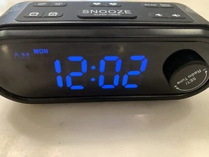 Reacher Digital Wecker 2 Uhr FM Radio Unbenutzt Aufladen Telefon Dimmer Schlummern - Bild 1 von 10