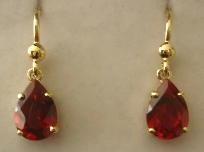 GENUINE SOLID 9K  9ct YELLOW Gold PEAR SHAPE RUBY BIRTHDAY HOOK EARRINGS Foto 1 de 4