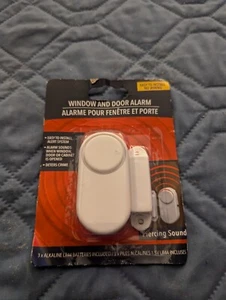 "BATTERY OPERATED"  DOOR or WINDOW ALARM,  INEXPENSIVE   EFFECTIVE ALARM, loud! - Picture 1 of 3