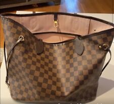 Washington D.C.లో Louis Vuitton Neverfull Handbags