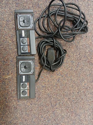 TWO VINTAGE OFFICIAL SEGA MASTER SYSTEM WIRED CONTROL PAD #3020 HAND CONTROLLERS - Image 1 of 4