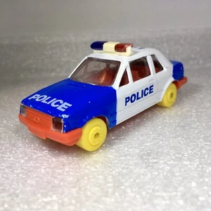 Maisto Ford Escort 1.6i (Police Car) Diecast - Picture 1 of 10