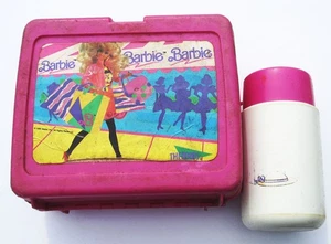 Barbie 1990 lonchera y termo plástico usado rosa estado decente - Imagen 1 de 3