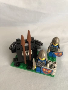 LEGO set 1491 Dual Defender VINTAGE CASTLE 100% complete knight - Picture 1 of 4