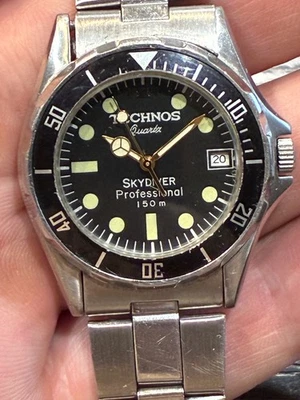 Vintage TECHNOS SKYDIVER PROFESSIONAL Women’s 30mm Swiss Quartz Dive Watch - Image 1 of 4