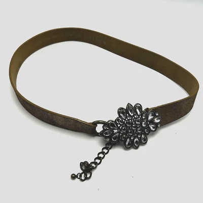 WHBM 皮带女式声明时尚金色皮革水钻女牛仔秀 34 至 38 — 第 1/4 张图片