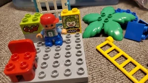 Lego Duplo Lot Of 24 Piece lot With boy 2 small Platforms Chair palm Tree ladder - Picture 1 of 9