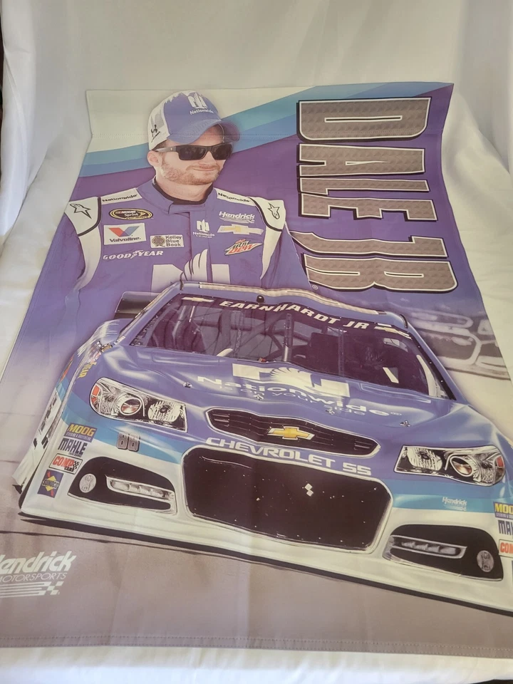 Banner vertical Dale Earnhardt Jr 2015 Nation Wide/Hendrix 40" x 28" Foto 1 de 4