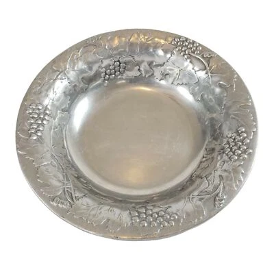 Vtg William Sonoma Hand Cast Aluminum Salad Bowl Serving Centerpiece Leaf Grapes - Image 1 of 4
