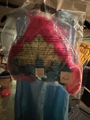 DISFRAZ DREAMWORKS NIÑOS TROLLS GIRA MUNDIAL AMAPOLA DISFRAZ CON PELUCA Mediana Foto 1 de 4