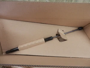 (2) Genuine OEM Genuine GM Buick Lift Cylinder  84298335/84298334 left and right - Picture 1 of 3