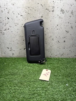 Parasol delantero derecho del lado del pasajero Mercedes W117 CLA250 14-20 FABRICANTE DE EQUIPOS ORIGINALES Foto 1 de 4