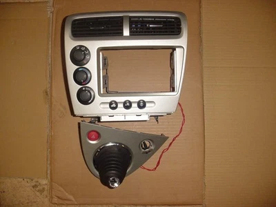 2002-2005 Honda Civic Si Hatchback EP3 moldura de rádio com montagens, aberturas, câmbio, painel - Imagem 1 de 4