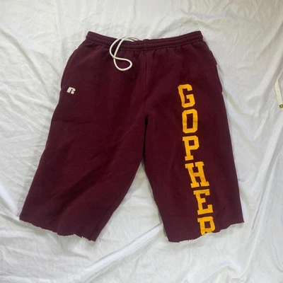 Pantalones cortos de chándal granate Minnesota Gophers Russell Athletics cortados.  Foto 1 de 3