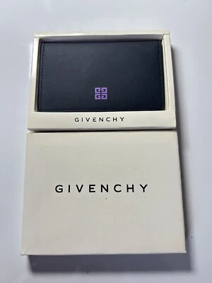 NUEVO GIVECHY PVC Billetera FUNDA PARA TARJETAS Soporte Organizador Doble Pliegue Hecho en Japón Foto 1 de 3
