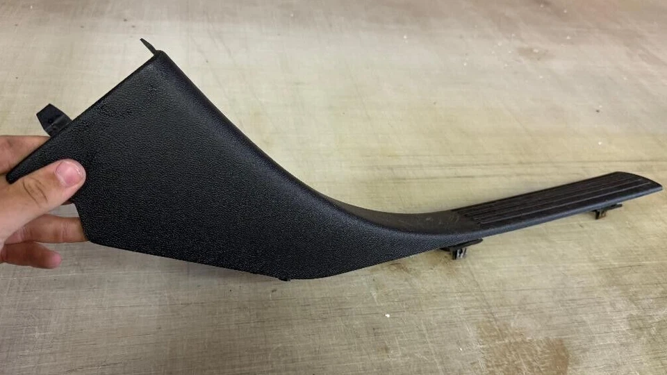 Placa de umbral de puerta trasera izquierda/conductor Chevy Equinox 2005-2009 P/N 15227954 pieza OEM Foto 1 de 4