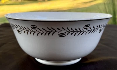 Cuenco corona dorada Martha Stewart 1,5 qt para servir/mezclar 3,75" H x 8,5" D oro blanco Foto 1 de 4