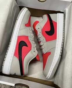 NEW Sz 11W / 9.5 Mens Nike Air Jordan 1 Low Light Iron Ore/Siren Red DC0774-060 - Picture 1 of 5