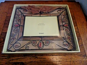 Pier 1 Hanging Double Frame 6x4 - Red Beads/Jewels, Ribbon, Black Metal - NOS - Picture 1 of 4