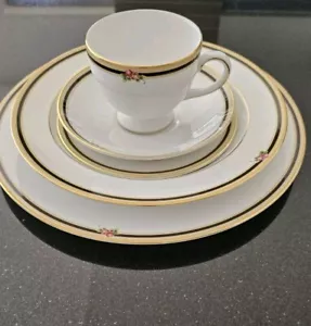 Wedgwood CLIO Bone China FIVE Piece Place Setting 1992 -- Total 20 - Picture 1 of 24