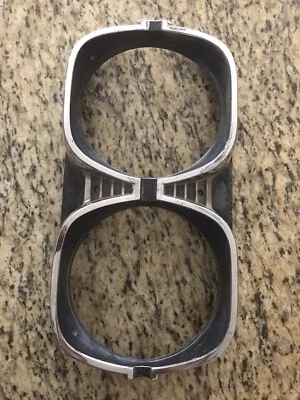 AMC Rambler 1966 clásico bisel de faros laterales del pasajero delantero raro Foto 1 de 2