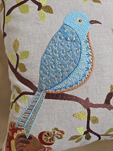 Nina Home Campbell 18 Zoll hellbraun blau Vogel Blumen bestickt dekoratives Baumwollkissen - Bild 1 von 21