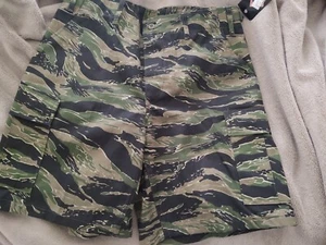 Vintage Tru Spec Camo Tiger Stripe Cargo Shorts Size Medium New - Picture 1 of 4