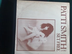 Patti Smith Group Set Free 12” Vinyl Single - Picture 1 of 3