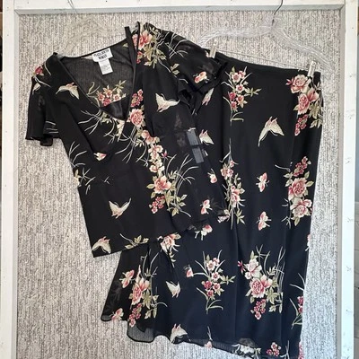 Plaza South 18W NUEVO CON ETIQUETAS DE COLECCIÓN Cami/Blusa Falda Conjunto de tres piezas Negro Floral Plus Foto 1 de 4