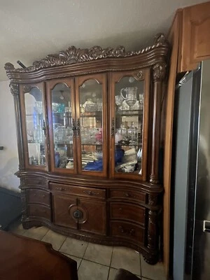 cabaña gabinete china usada Foto 1 de 2