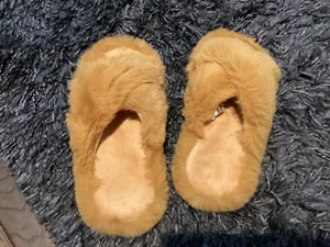BNWT New Accessorize Ladies Slippers - Adult Medium UK 5/6 - Gold Faux Fur - Picture 1 of 4