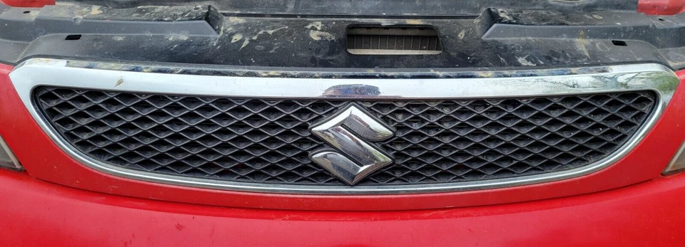 2007 2008 2009 SUZUKI RENO FRONT BUMPER COVER GRILL GRILLE CHROME OEM. 2008 Foto 1 de 3