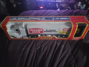 EZTEC Farmer Jack 18-Wheel Hauler Battery Operated W/ Remote Control NEW - Picture 1 of 5
