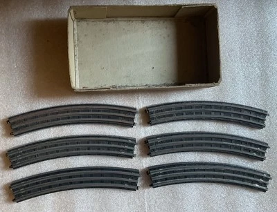 6 Bakelite Plastic TTR Trix Twin Railway Track Curves Rails 410/1 - Image 1 of 2