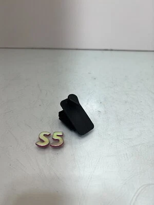 Оригинальный зажим для напольного коврика 2004 - 2009 Jaguar XJ8 XJ8L XJR  - Изображение 1 из 4