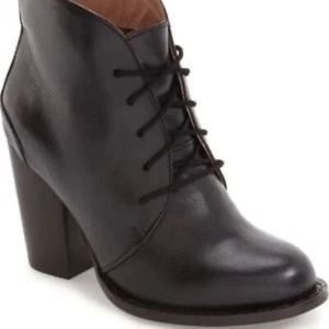Anthropologie Seychelles Women's Tower Lace Up Leather Ankle Booties in Black 8 - Picture 1 of 12
