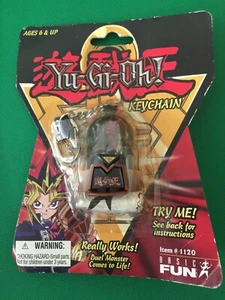 Yu-Gi-Oh Yugioh Keychain Dark Magician Transforming Anime 1996 Rare B62 - Picture 1 of 7