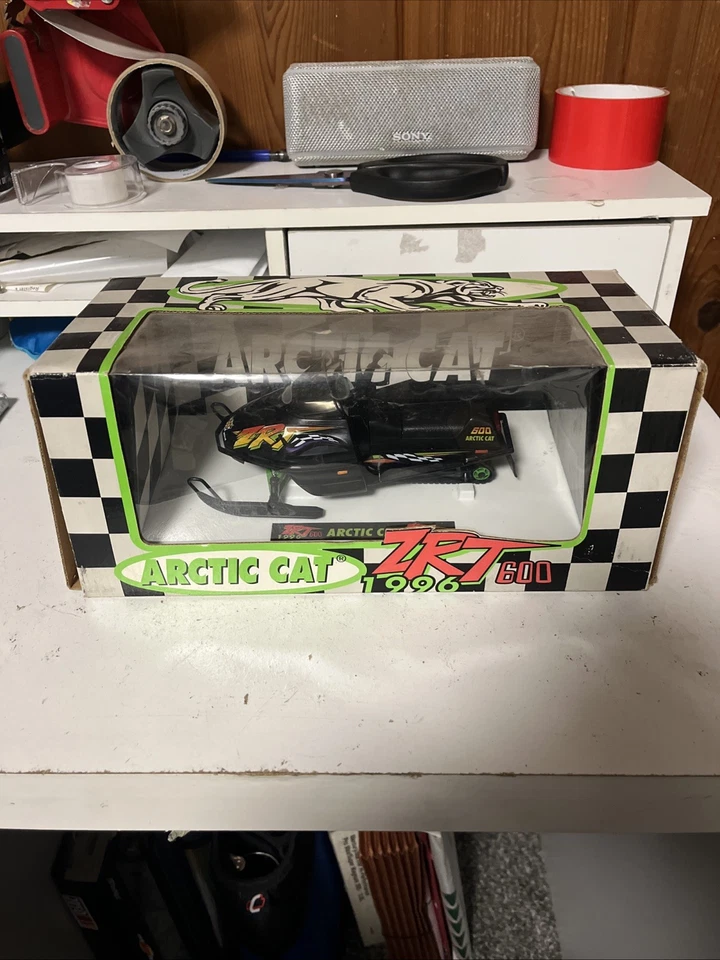1996 Arctic Cat ZRT 600 1:18 Scale Diecast Model Snowmobile Rough Box - Image 1 of 1